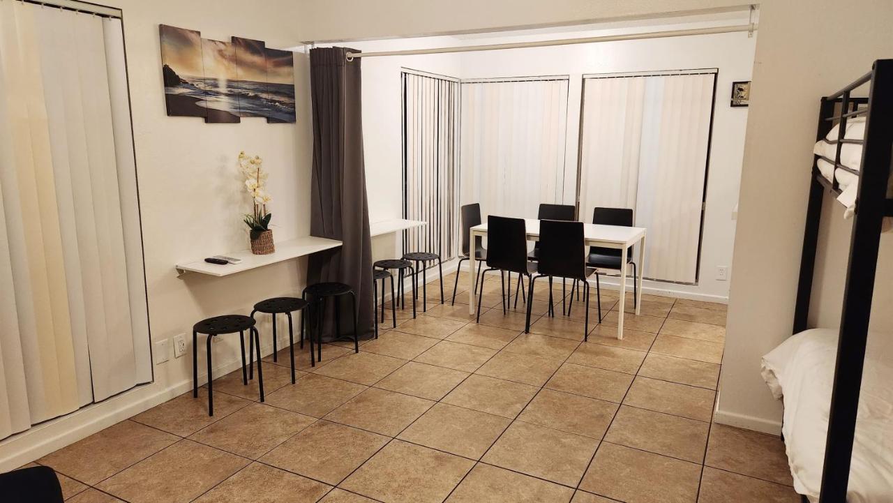 Centrally Located, 4X Queen, 300 Mbps Internet With Backyard! Хемет Экстерьер фото