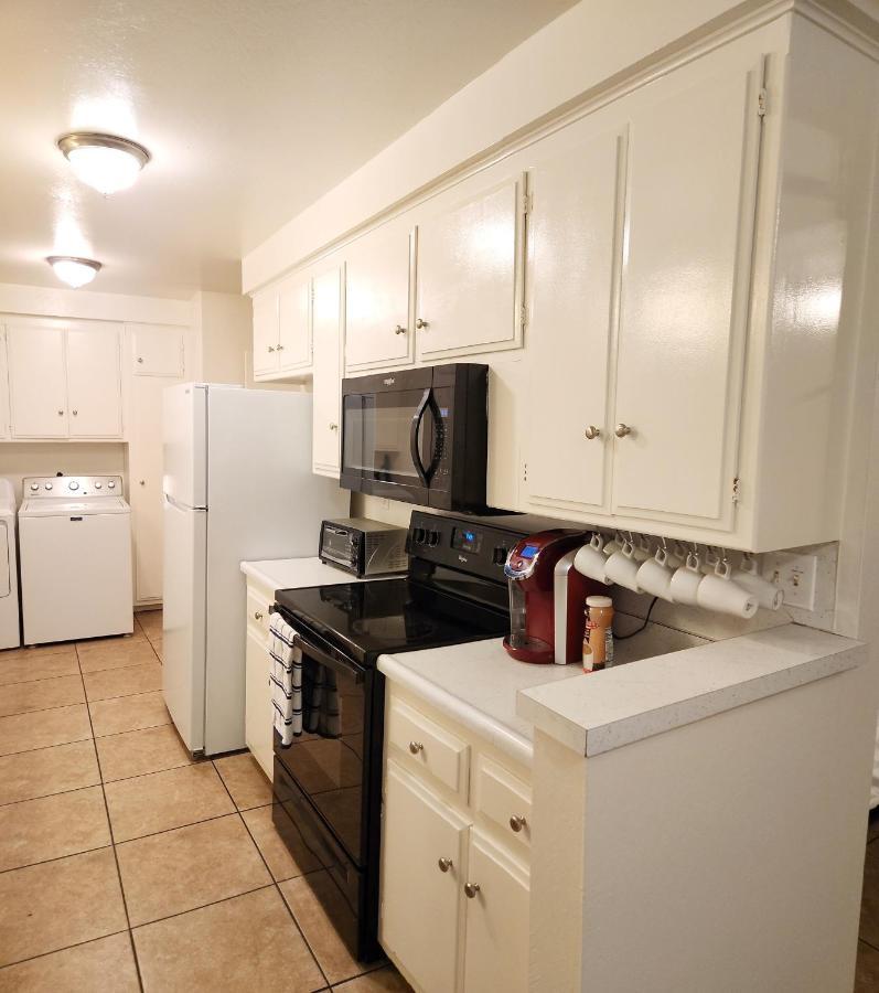 Centrally Located, 4X Queen, 300 Mbps Internet With Backyard! Хемет Экстерьер фото