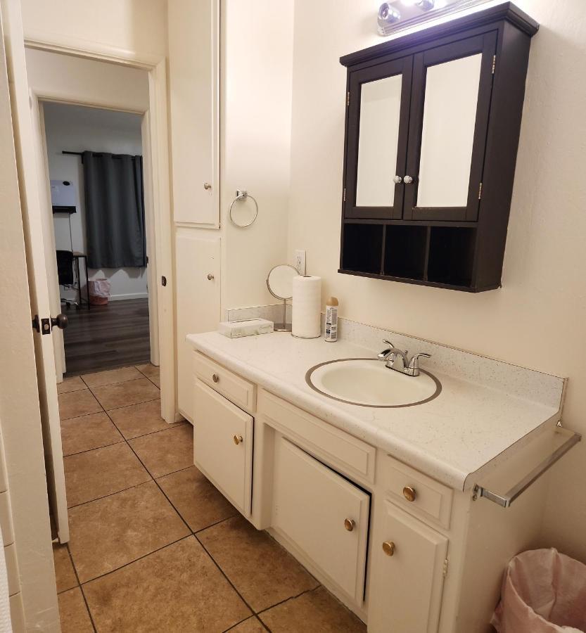 Centrally Located, 4X Queen, 300 Mbps Internet With Backyard! Хемет Экстерьер фото